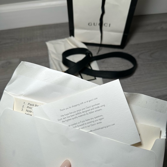 GUCCI- LEATHER DOUBLE GG BELT - Picture 5 of 6